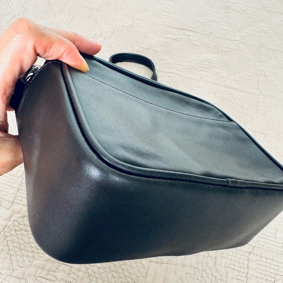 Courreges Reedition leather camera crossbody bag unisex chocolate small - Picture 8 of 14